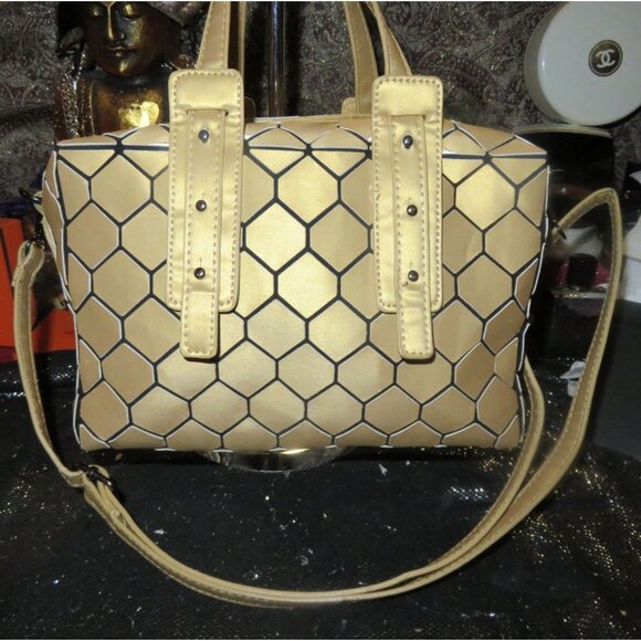 Patrizia Luca Milano made in Italy Gold Geometric Design Crossbody Satchel - Picture 2 of 11